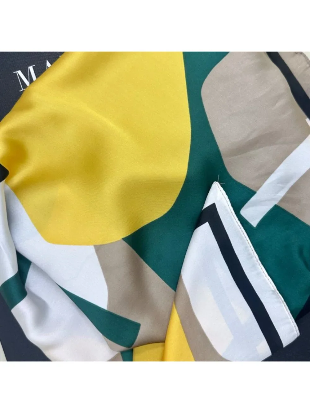 ⭐Geometric Abstract Silky Elegant Bandana Square Scarf Yellow Green Bold Modern